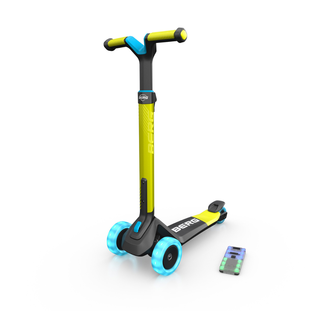 BERG Nexo - Foldable 3 wheeled lights and LED Deck - Lime